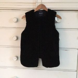 Madewell Faux-Shearling Vest in Black